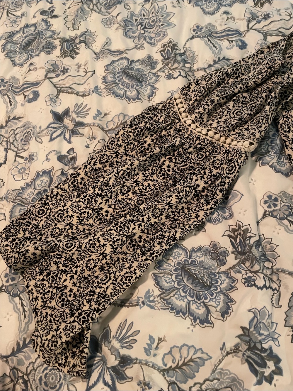 Maurices Navy and Cream Cold-Shoulder Boho Floral Peasant Top - Picture 5 of 11